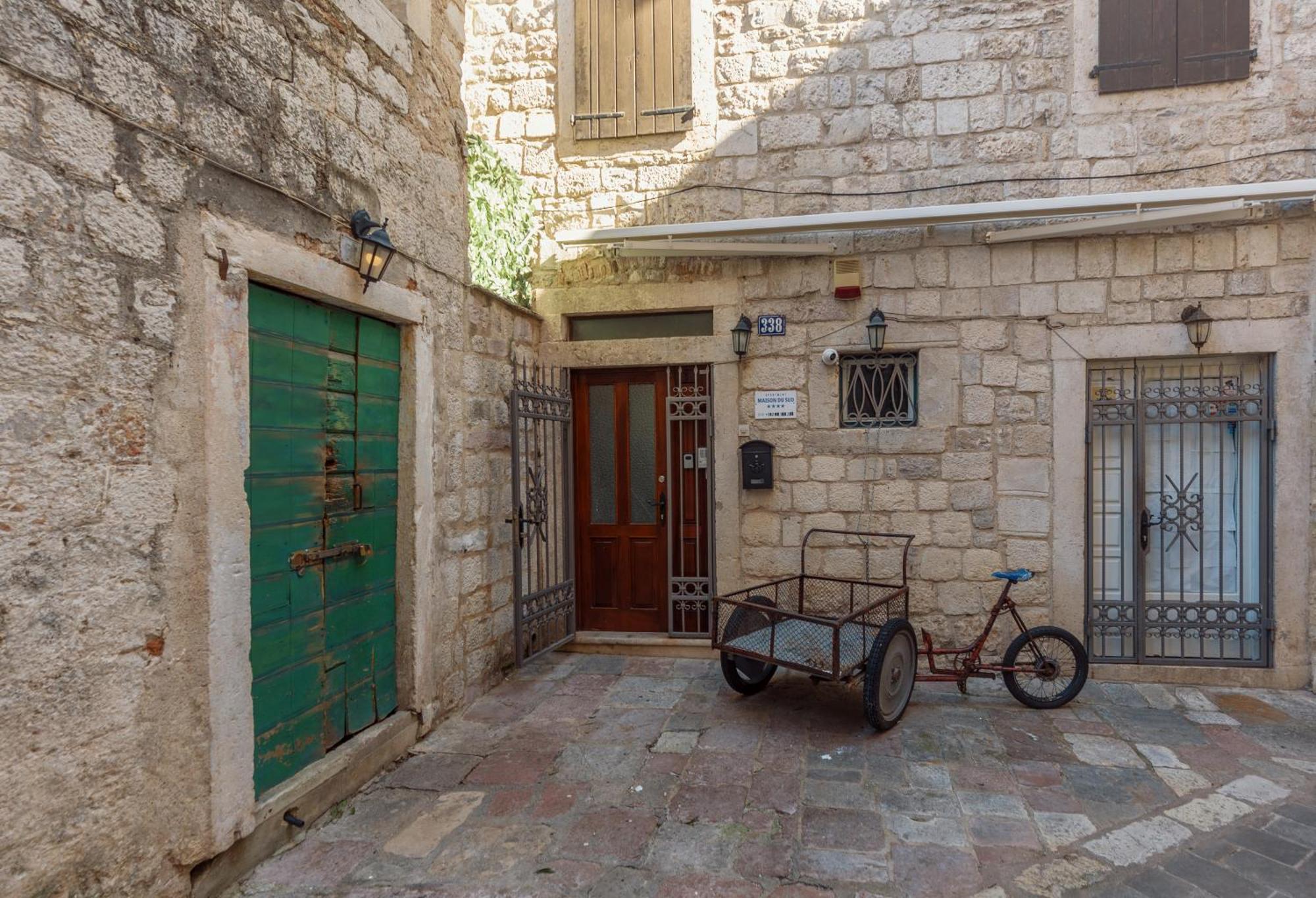 Old Town St Tryphon Apartment كوتور المظهر الخارجي الصورة
